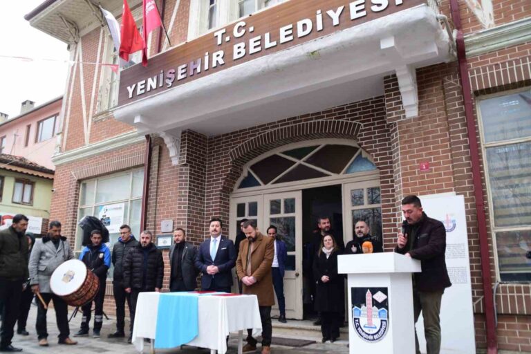 Başkan Özel işçinin yüzünü rekor ücretle güldürdü