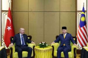Cumhurbaşkanı Erdoğan, Perak Sultanı Nazrın Şah ile görüştü