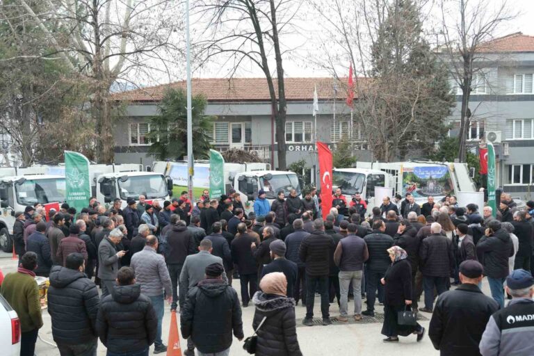 Orhaneli, yeni çöp araçlarına kavuştu