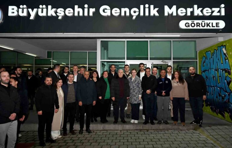 Başkan Bozbey, sahuru gençlerle yaptı