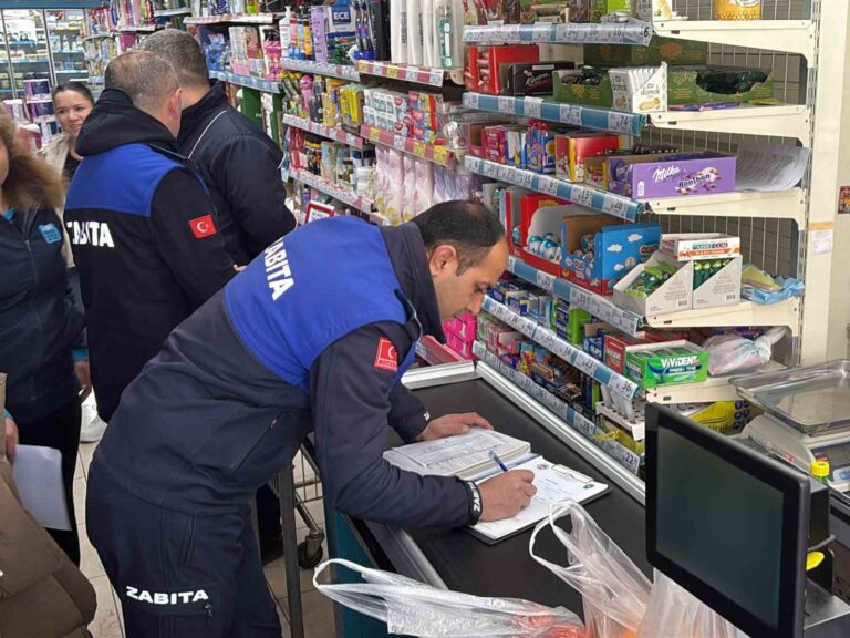 Gemlik’te marketlere denetim: 25 tarihi geçmiş ürün tespit edildi