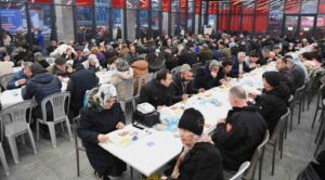 Osmangazi’nin iftar sofraları dolup taşıyor
