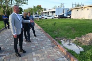 Atatürk Kültür Parkı aydınlatılıyor