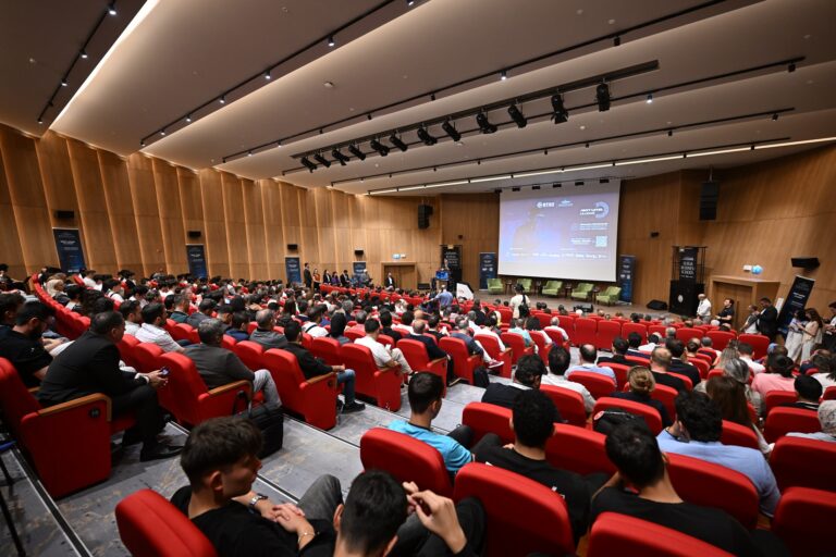 Next Level Uludağ Zirvesi Bursa Business School’da başladı