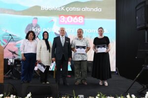 BUSMEK Yıl Sonu Sergisi ziyarete açıldı