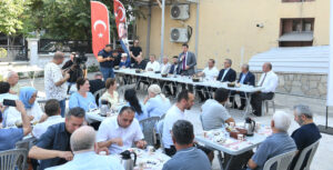 Başkan Aydın, halkın dertlerini dinleyerek çözümler üretiyor