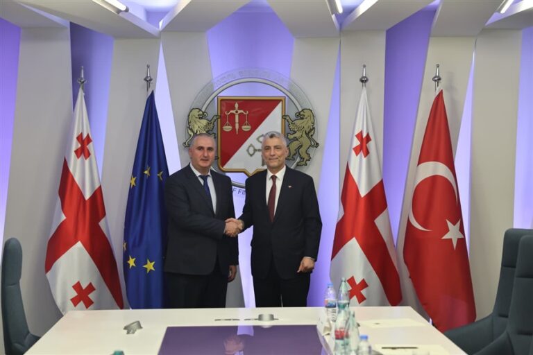 Ticaret Bakanı Bolat, Tiflis’te Gürcistan Maliye ve Ekonomi Bakanlarıyla Bir Araya Geldi