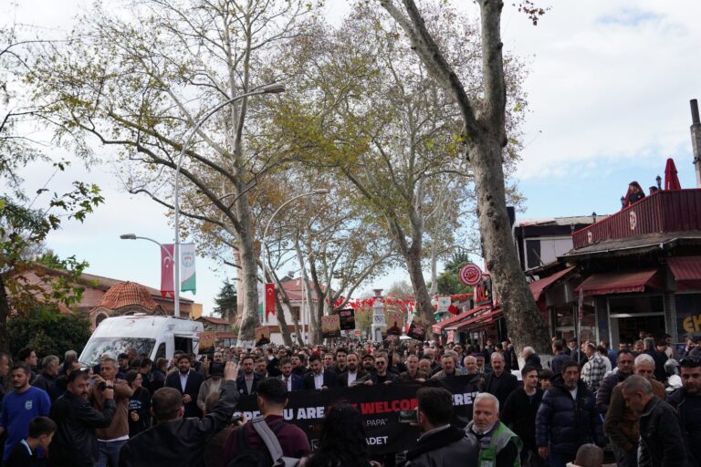 Papa’nın Ziyareti Turistik Değil, Siyasi Bir Operasyondur