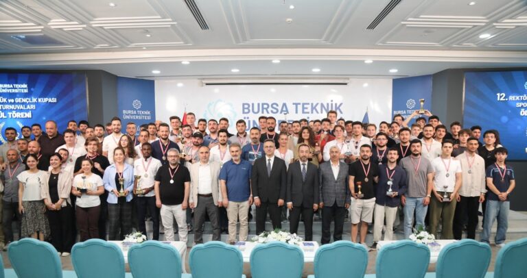 BTÜ’de sporun kazananları ödüllerine kavuştu