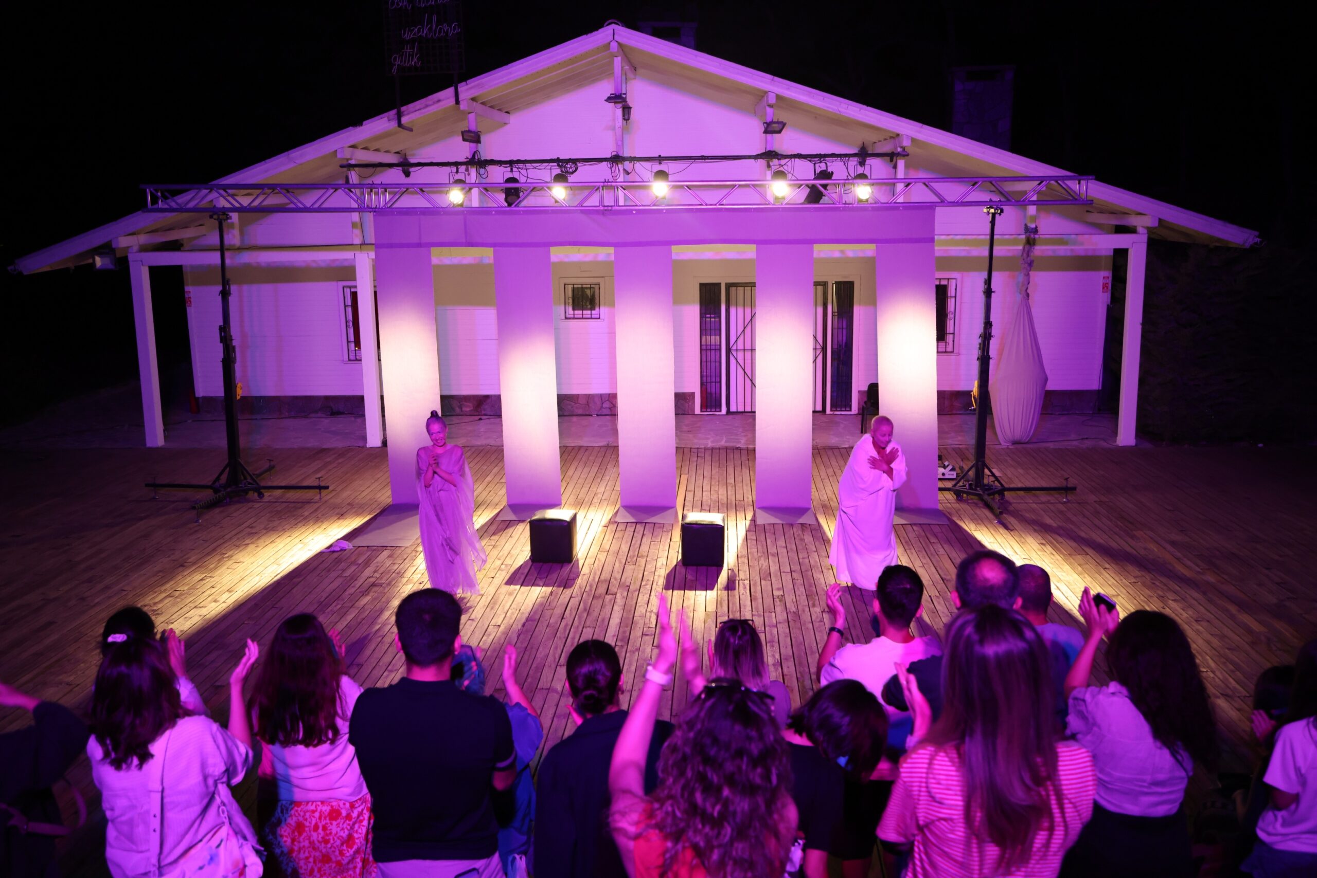 Nilüfer’de Kadın Oyunları Festivali “Şairler Mezarlığı” ile sona erdi