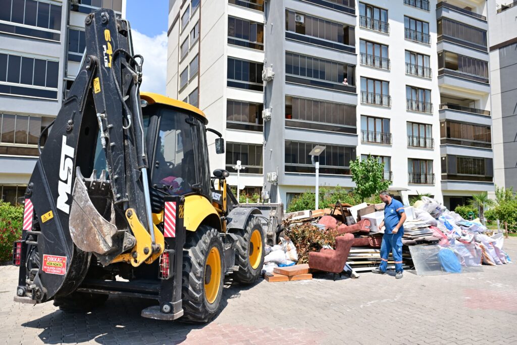 Yıldırım Belediyesi Yangın Bölgesinde Yaraları Sarıyor
