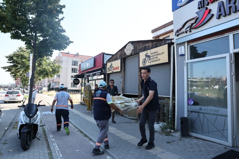 Nilüfer’de işgal edilen kaldırımlar temizlendi