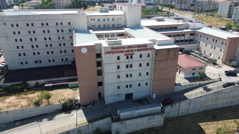 Bursa’daki  hastanede “Çocuk ve ergen sigara bıraktırma” polikliğini hizmete girdi